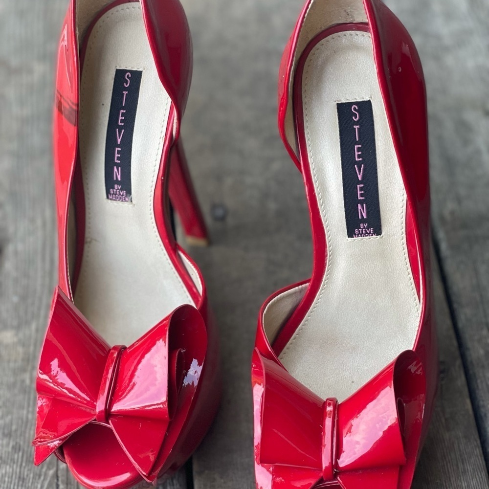 Steve Madden red bow heels